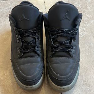 All black Jordan’s size 11